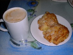 20050811 solvang bakery danish breakfast.JPG